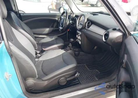 2010 Mini Cooper z USA, uszkodzony, nr VIN WMWMF3C56ATZ62177